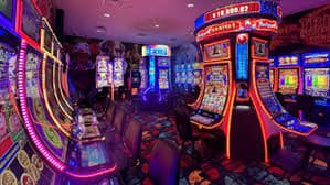 mmkburmese တွင် Live Dealer Baccarat ကတ်ဂိမ်းကစားနေသော မြင်ကွင်း